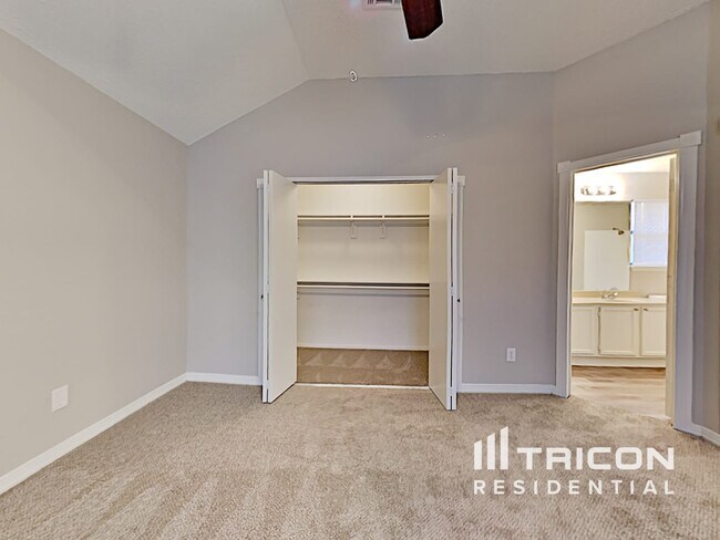 Building Photo - 815 Wyndham Pl