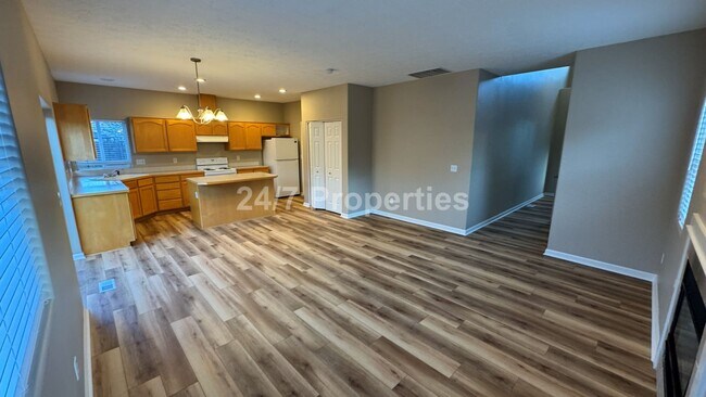 Building Photo - 3 BD I 2.5 BA Home - Fairview