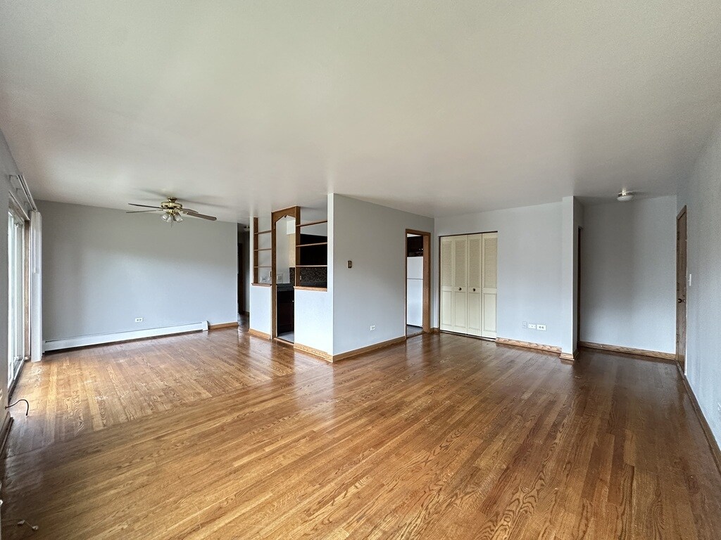 Building Photo - 1639 Oakwood Ave