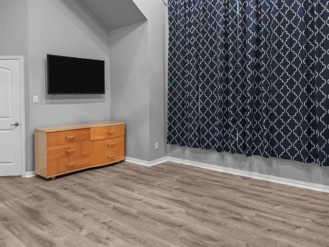 Building Photo - 673 W Talon Dr