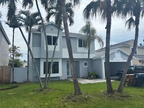 Building Photo - 9435 SW 144th Ct
