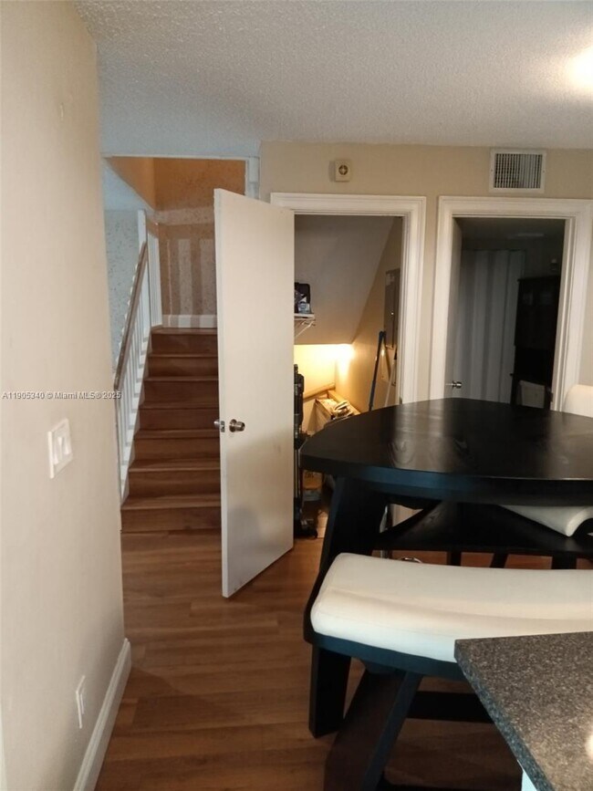 Building Photo - 8405 N Coral Cir