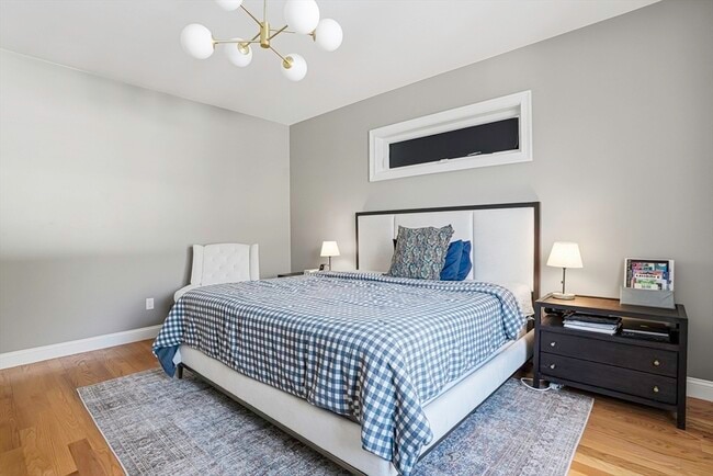 Building Photo - 279 W Central St