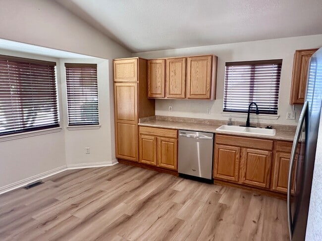 Building Photo - 6230 Grand Mesa Dr