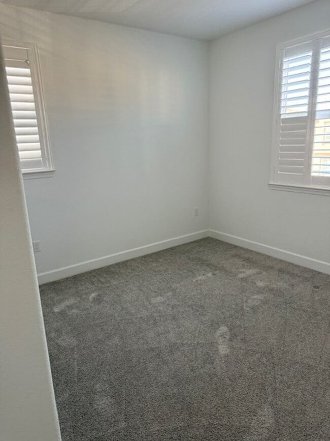 Building Photo - Beautiful home in Northlake!