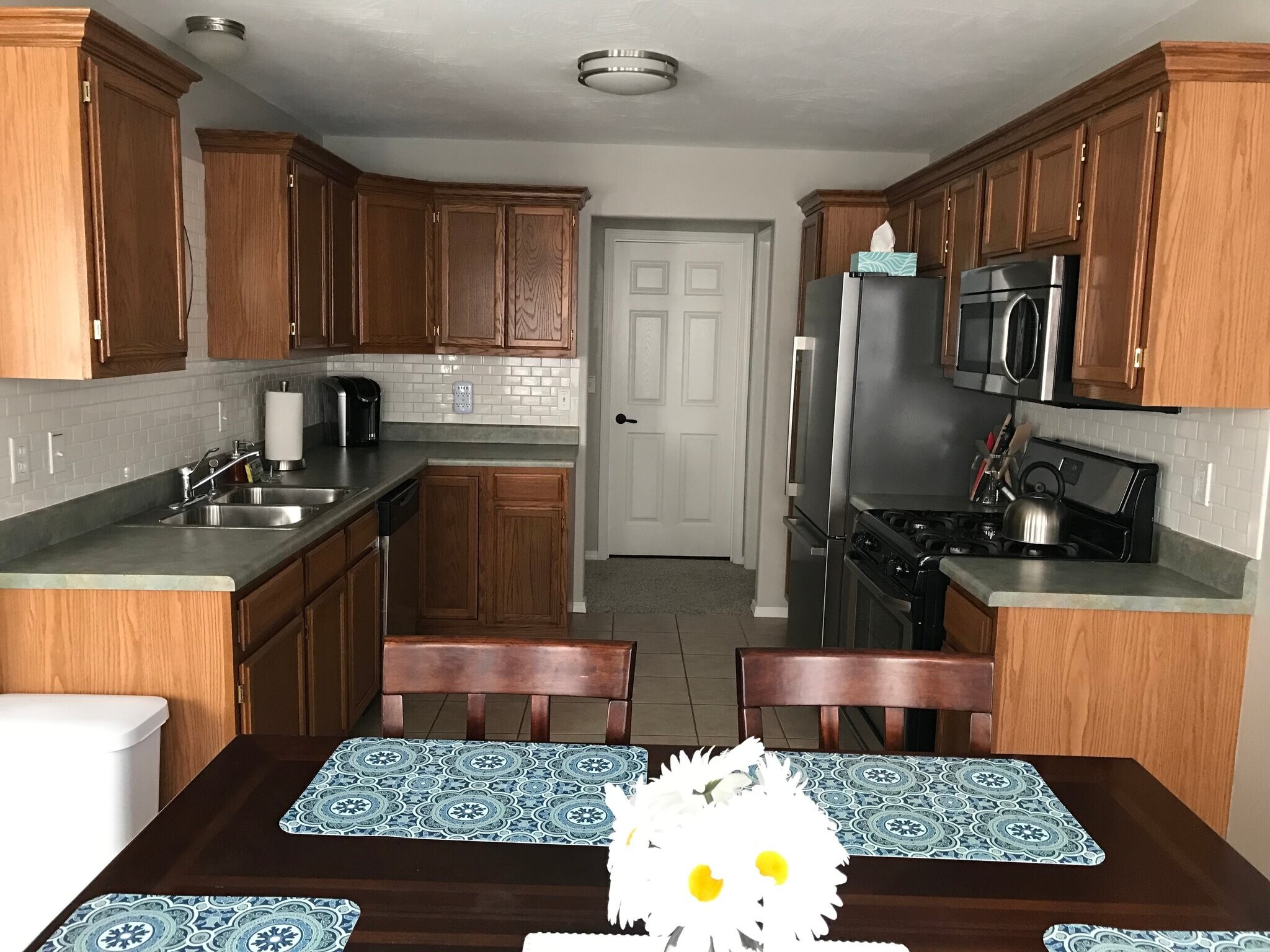 Building Photo - 725 W Juan Tabo Ln