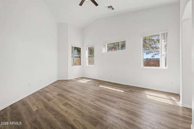 Building Photo - 4255 E Cherry Hills Dr