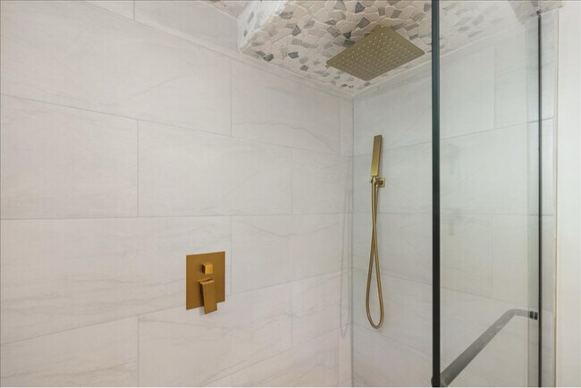 Building Photo - 2904 Sprucewood Dr