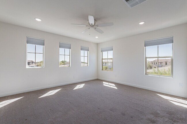 Building Photo - 4 bedroom home for rent