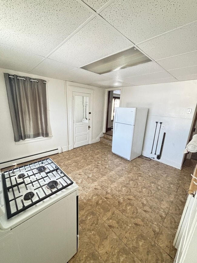 Building Photo - Charming Craftsman-Style Split Home – 3 Bedrooms, 1 Bath