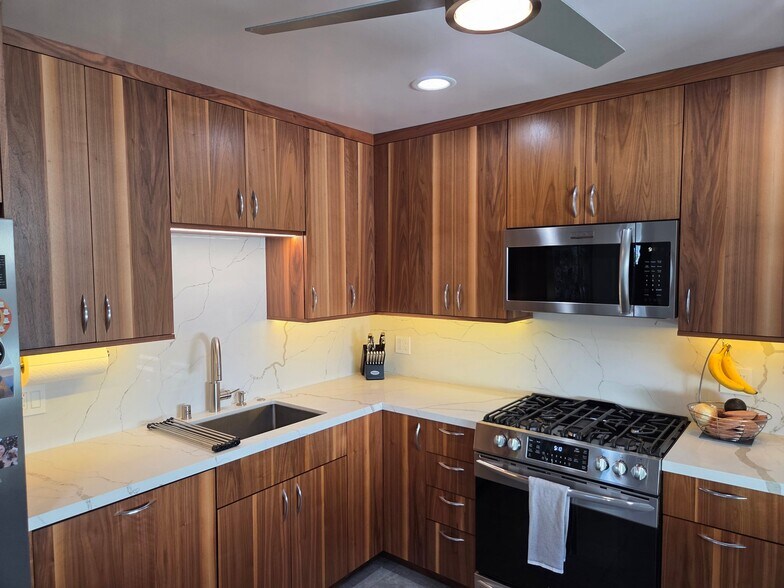 Building Photo - 2601 Huntington Ln