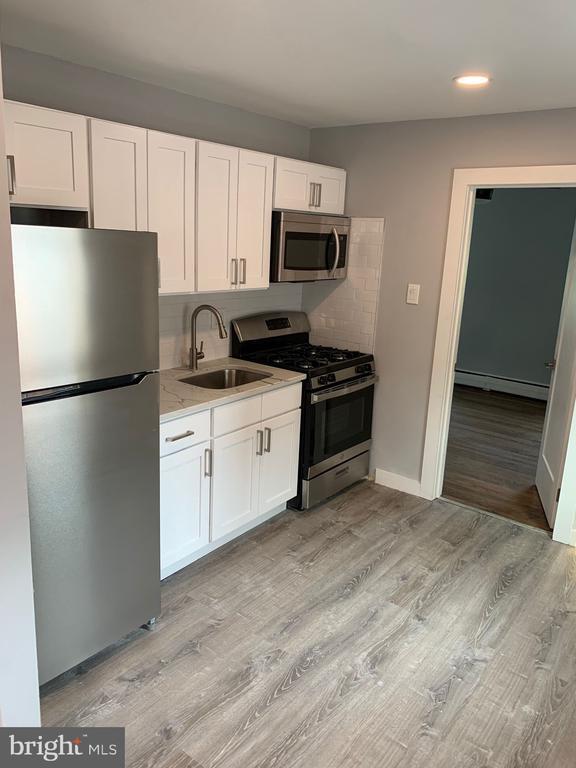 Building Photo - 911 E Cliveden St