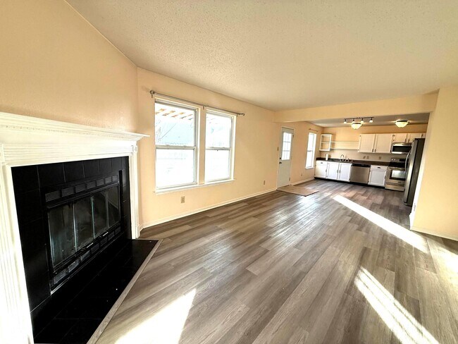 Building Photo - 11835 Buck Creek Cir