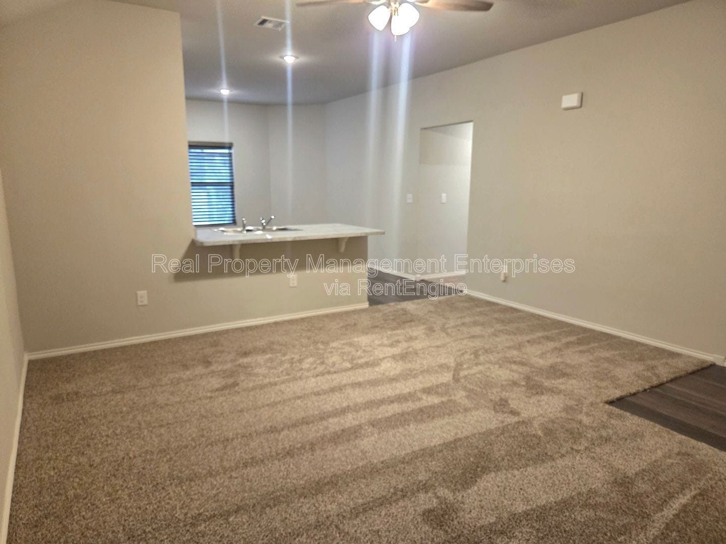 Building Photo - 9704 Saddle Dr