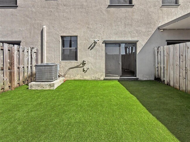 Building Photo - 11296 SW 254th Terrace