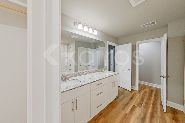 Building Photo - 13724 Willowmore Dr
