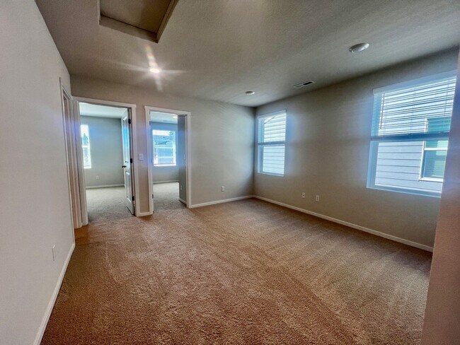 Building Photo - FREE RENT New Beauty! Location, location!!...