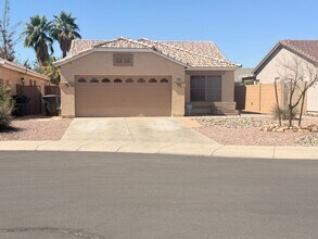 Building Photo - Cul-de-Sac Living | 3 Bed + Bonus Room | Pool + Greenbelt Views