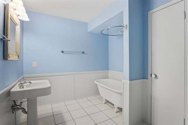 Building Photo - 1417 Welch St