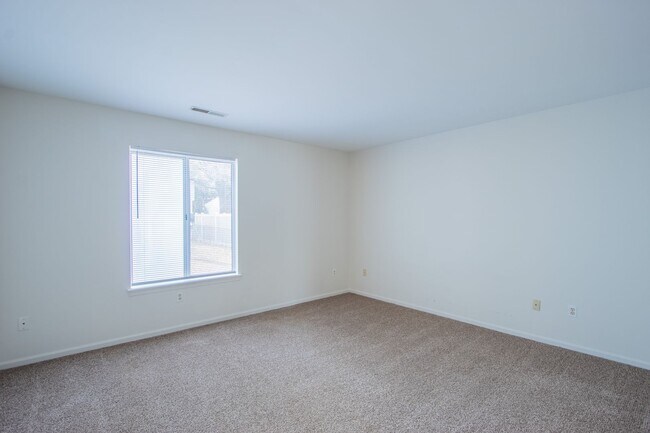 Building Photo - Charming 2-Bedroom Ranch Home with Garage and Spacious Backyard in Dover, DE