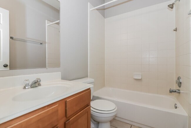 Building Photo - 5915 Ranch Riata Ct