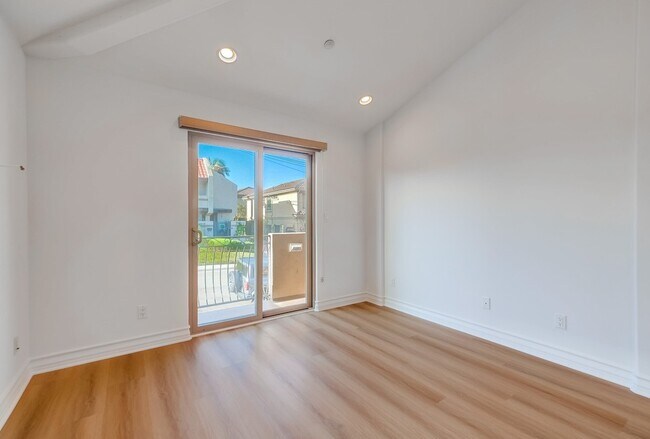 Building Photo - 1902 Marshallfield Ln