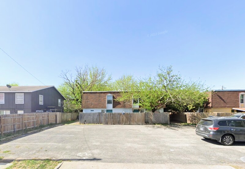 Building Photo - 1907 Hearthstone Dr