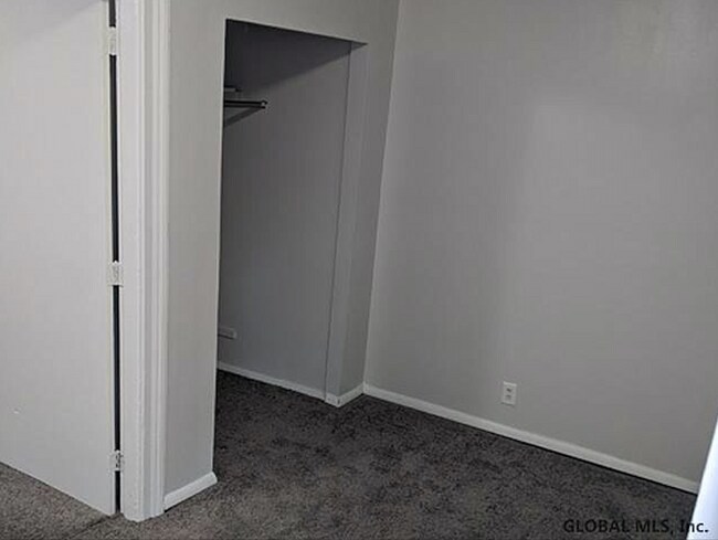 Bedroom 1 - 33 George St