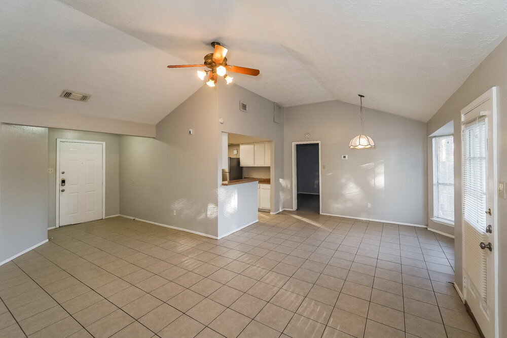 Building Photo - 7622 Millbrae Ln