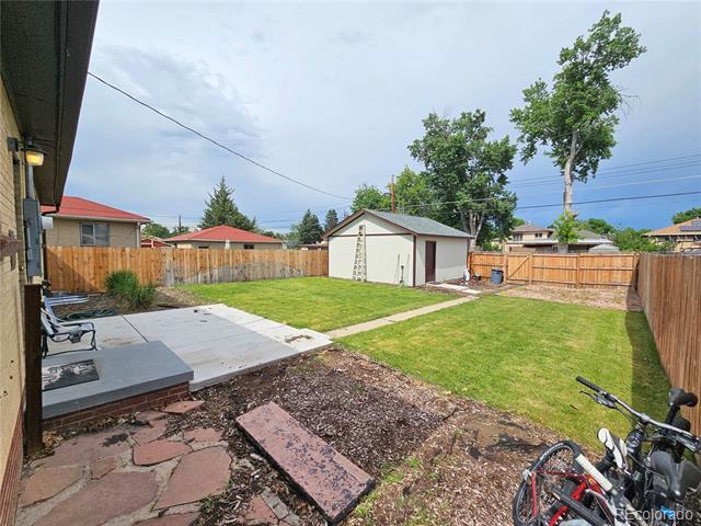 Building Photo - 3536 Dahlia St