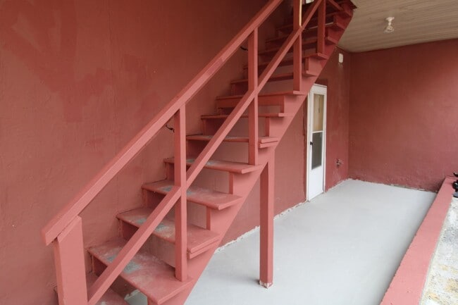 Building Photo - 300 S 2nd St