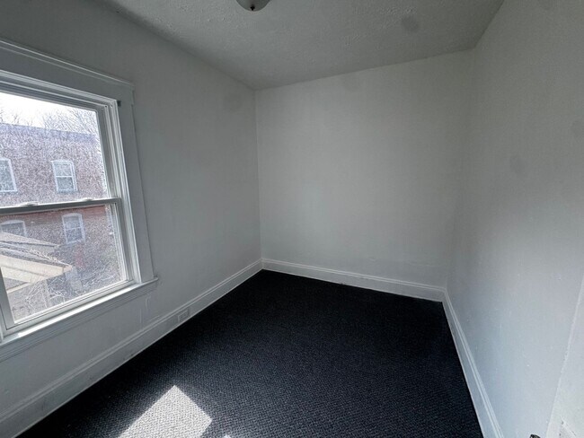 Building Photo - 880 Stevenson Rd