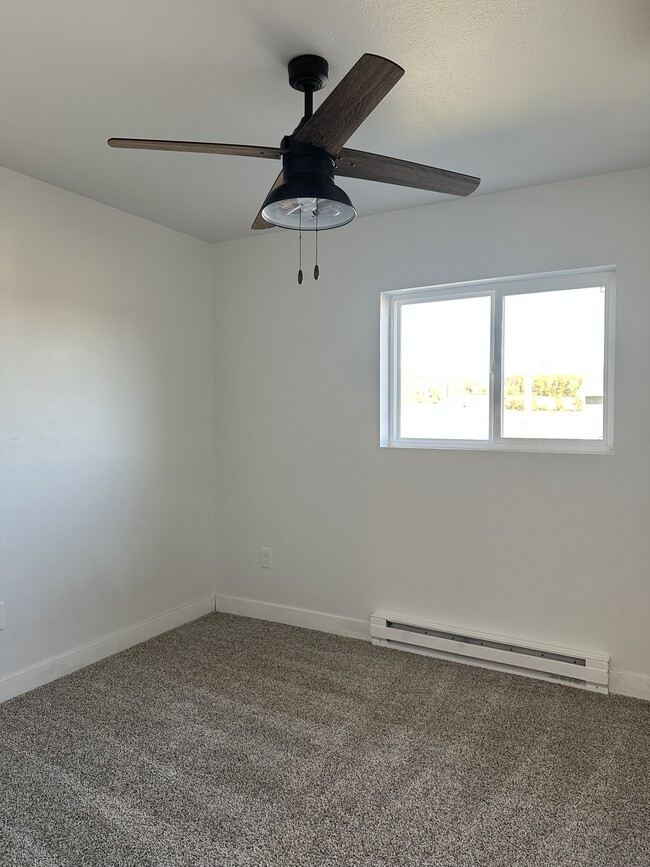 Building Photo - Valley View Estates A