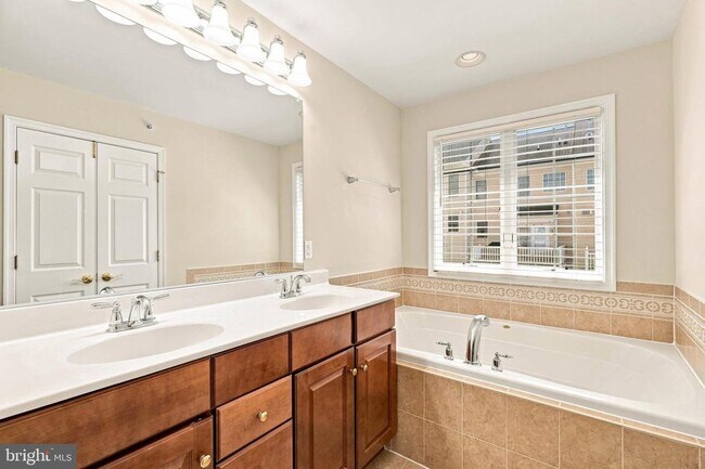 Building Photo - 107 Hearth Ct