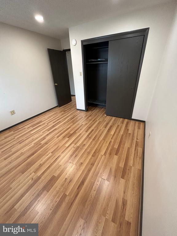 Building Photo - 400 Main St