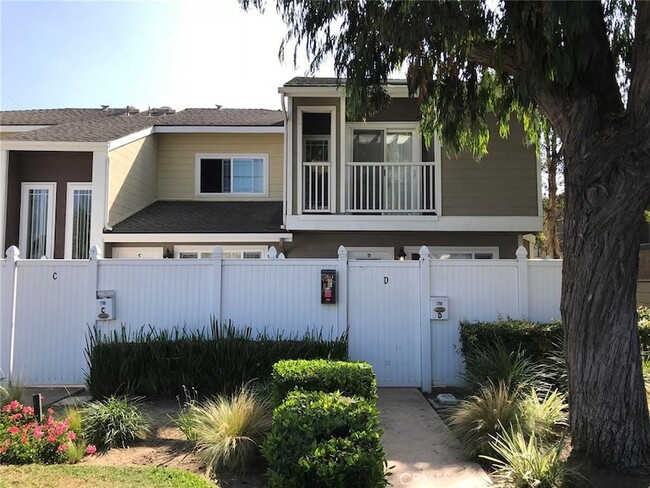 Building Photo - 1798 Pomona Ave