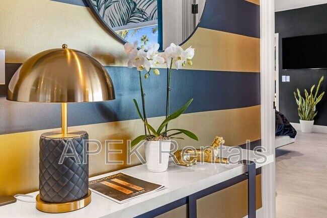 Building Photo - 2325 N Girasol Ave