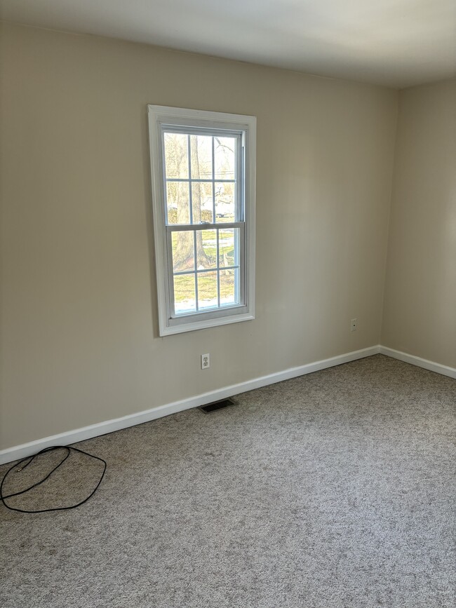 Bedroom - 506 W Main St