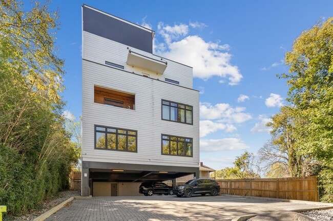 Building Photo - 1224 2nd Ave S