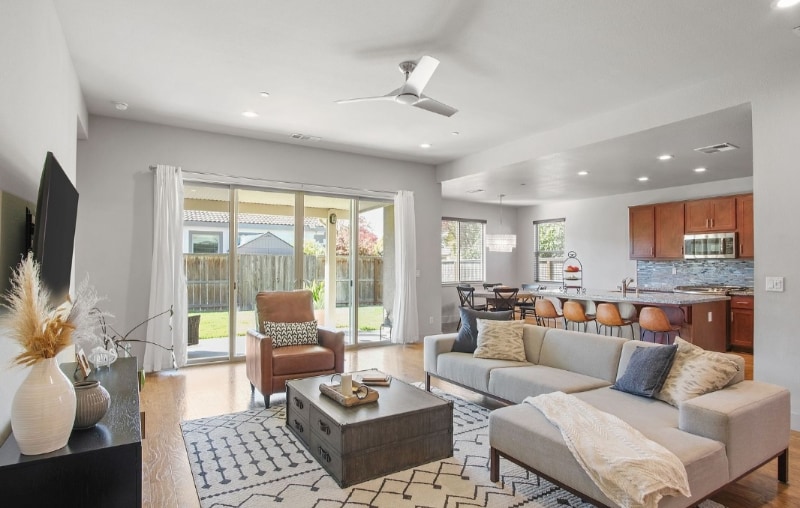 Building Photo - 602 Criolla Dr