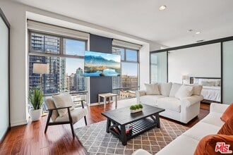 Building Photo - 801 S Grand Ave