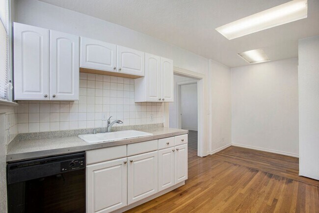 Building Photo - 1401 Sherman St. - 1 bedroom | 1 bath | Lo...