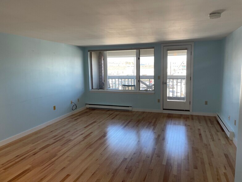 Building Photo - 714 Chandlers Wharf