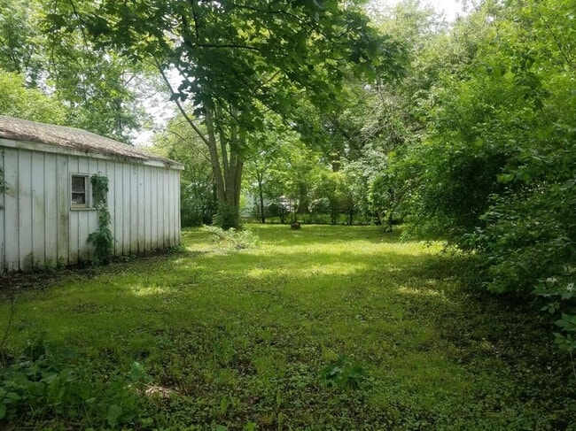 Building Photo - 678 Cayuga St
