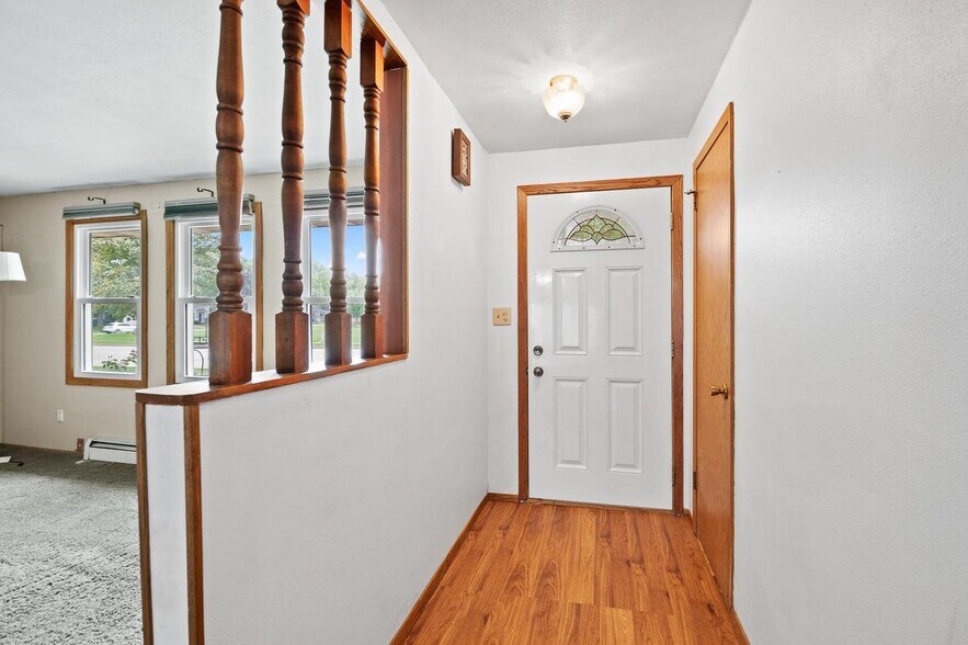 Building Photo - 1110 Lourdes Ave