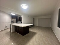 Building Photo - 9423 Fontainebleau Blvd