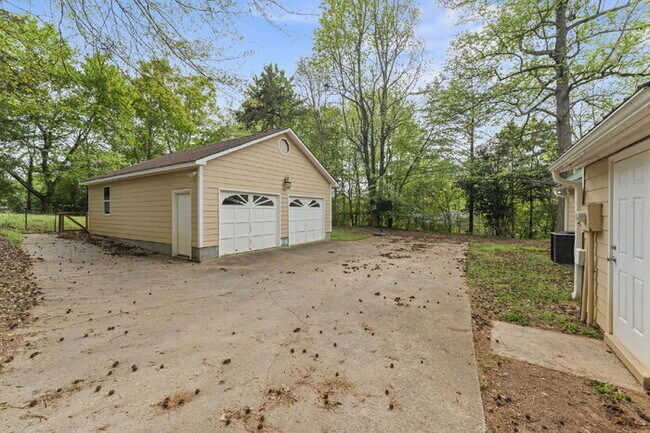 Building Photo - 4BR/2BA Piedmont Home with Flexible Layout + Detached Garage