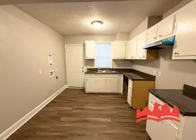 Building Photo - Introducing our fully renovated 2BR/1BA ho...
