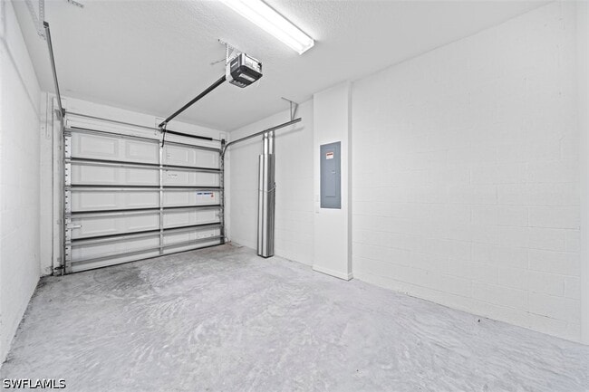 Building Photo - 5535 Useppa Dr