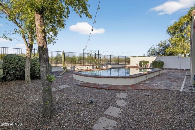 Building Photo - 17564 W Verdin Rd